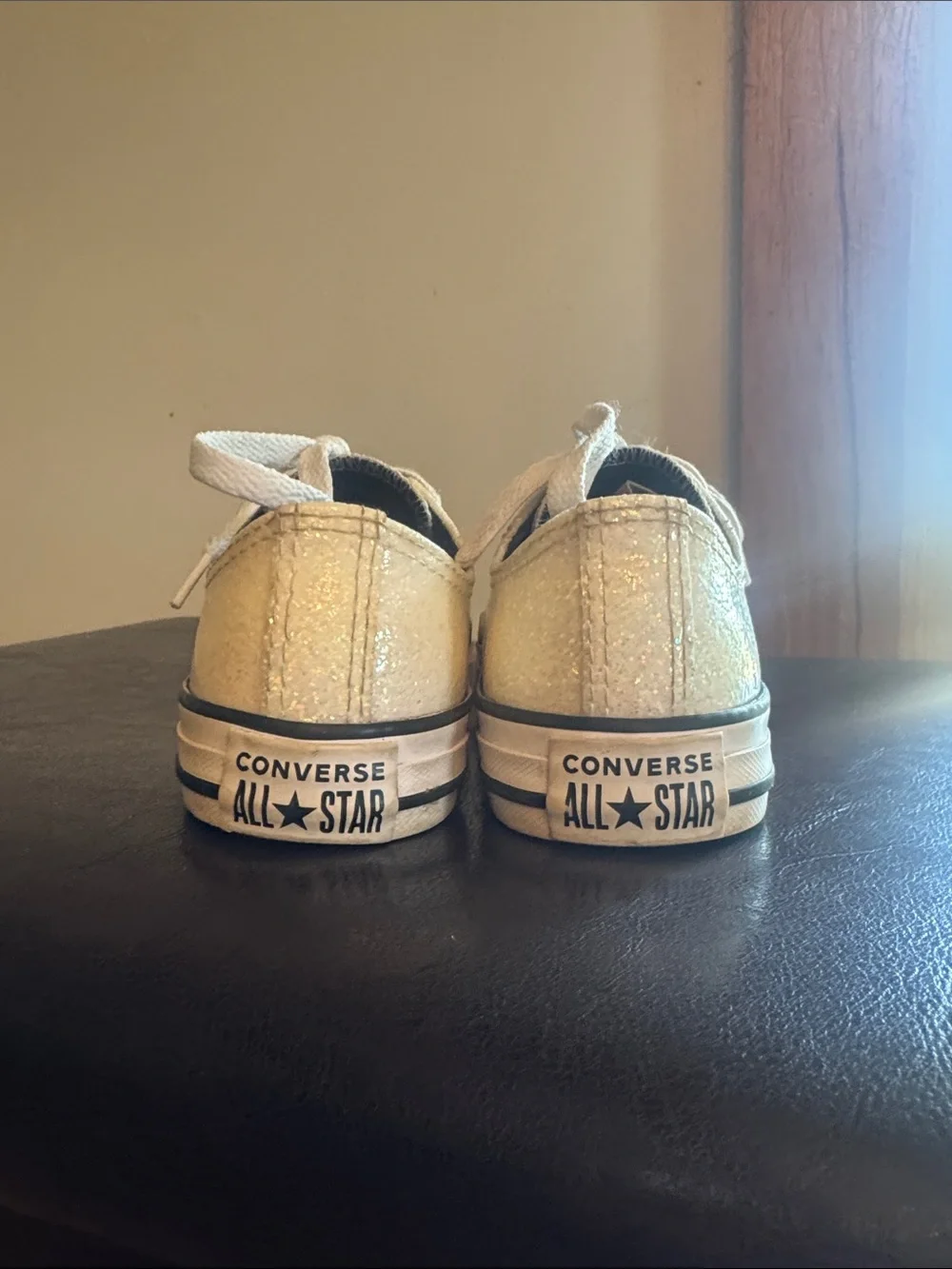 Converse Kids Low-Top Glitter Sneakers